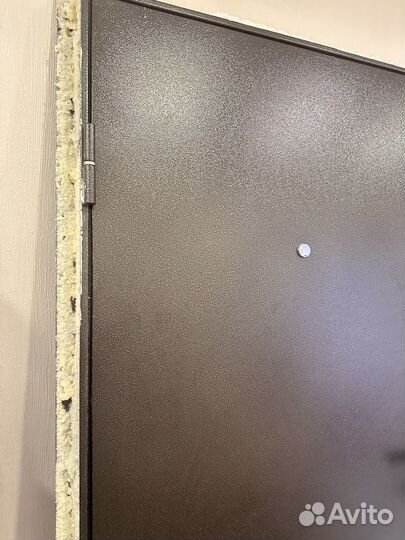Дверь входная металлическая от застройщика