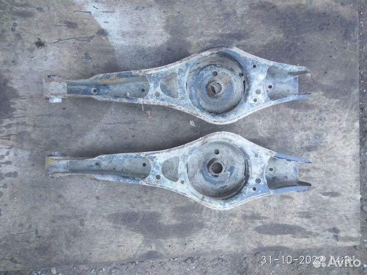 Рычаг задний нижний на Шкода Суперб 2012 года