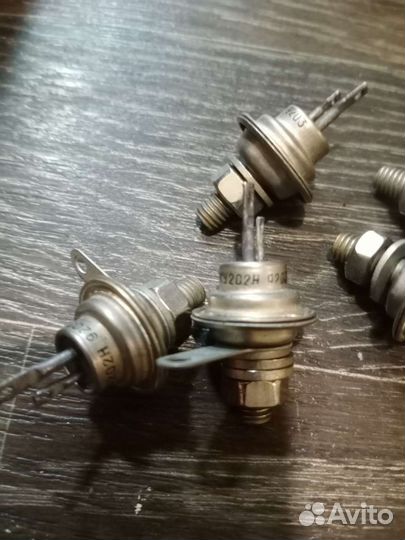 Тиристоры симметричные ку208Г из