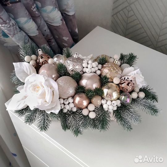 Новогодняя композиция на стол Зимняя роза