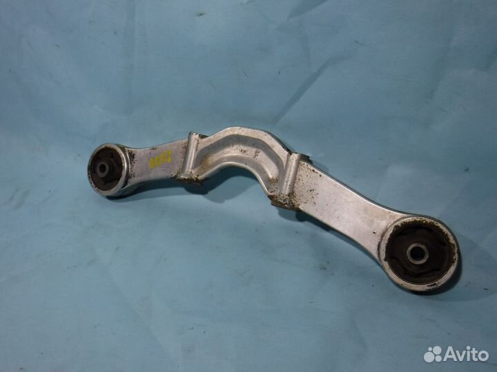 Кронштейн заднего редуктора Pajero 3 4 / Паджеро