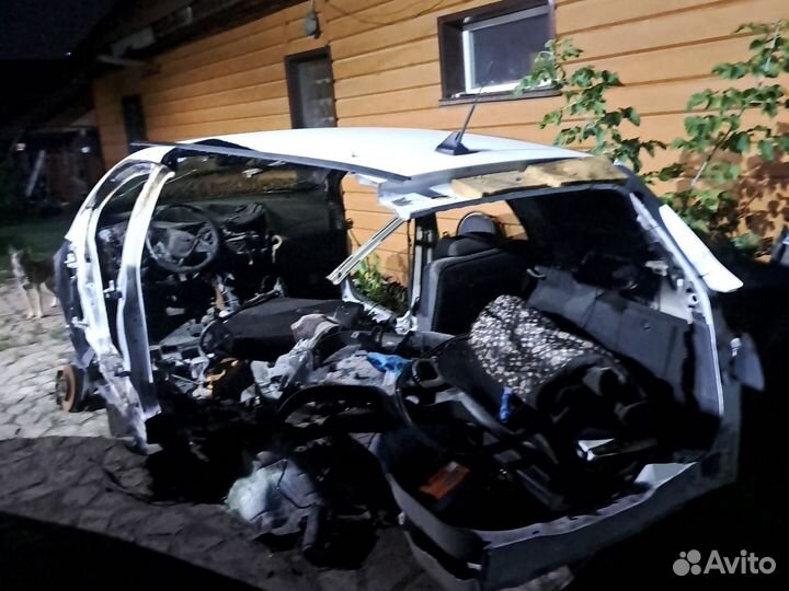 Ford Focus 1.6 AMT, 2017, битый, 91 000 км