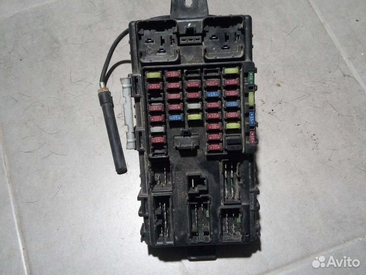 Блок предохранителей Hyundai Santa Fe 2000–2006