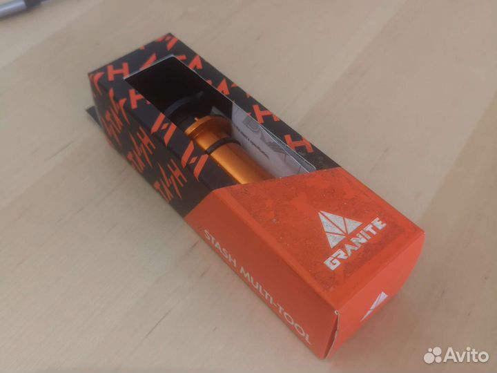 Мультиключ в шток вилки Granite stash multi-tool