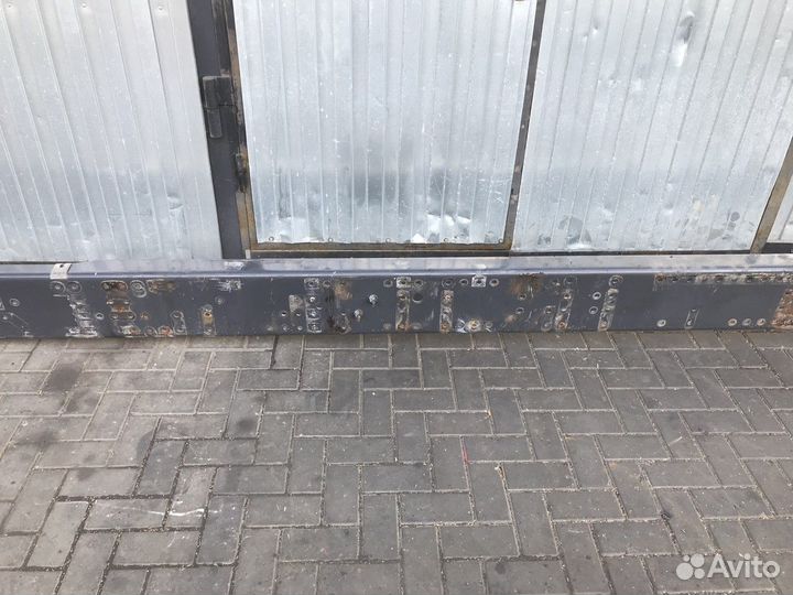 Лонжерон левый Renault T