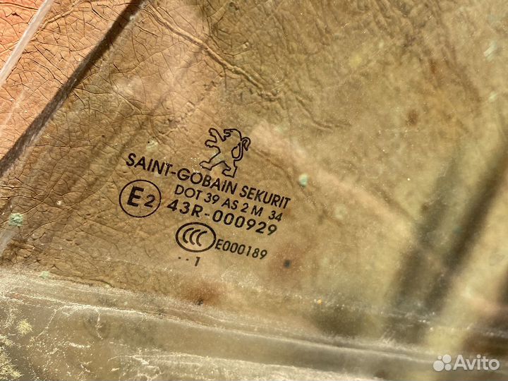 Пежо 308 стекло в Заднию левую дверь