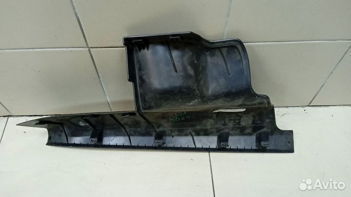 Обшивка стойки задней левой Audi Q7