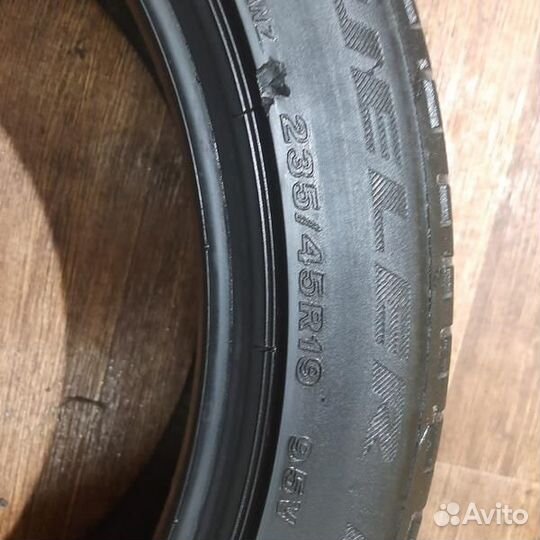 Bridgestone Dueler H/P Sport 235/45 R19