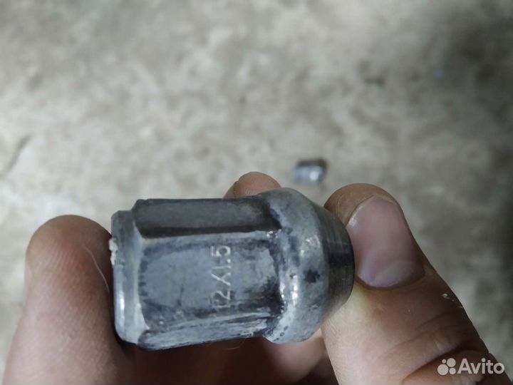 Колесные гайки