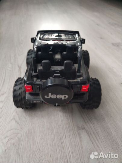 Внедорожник на пульте управления