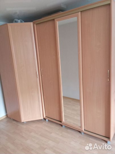 Шкаф купе угловой с зеркалом бу