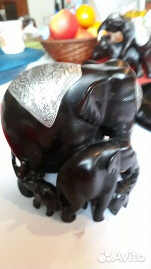 Статуэтка Семь слонов на подставке