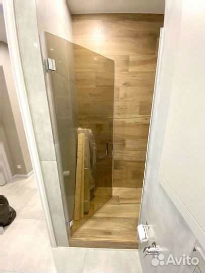 Дверь стеклянная межкомнатная