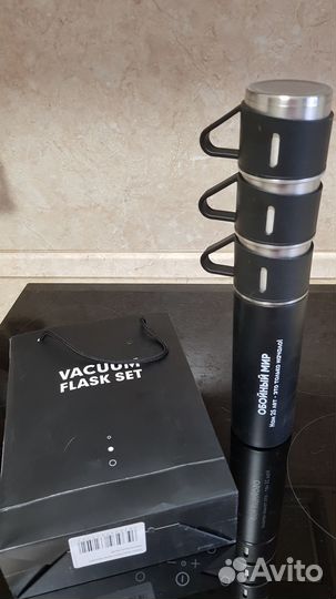 Термос и 3 кружечки