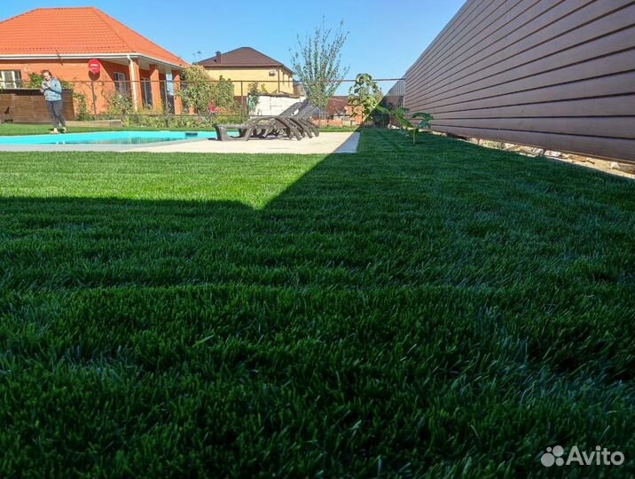 Укладка рулонного газона