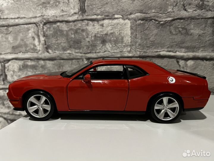 Dodge Challenger SRT8 1/24 Maisto