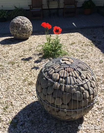 Садовая скульптура габион-шар