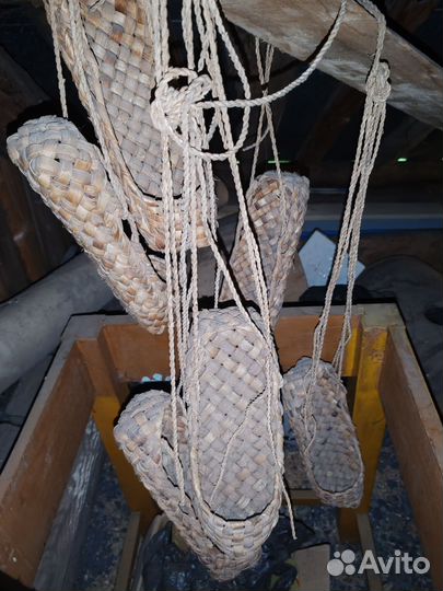 Лапти плетеные