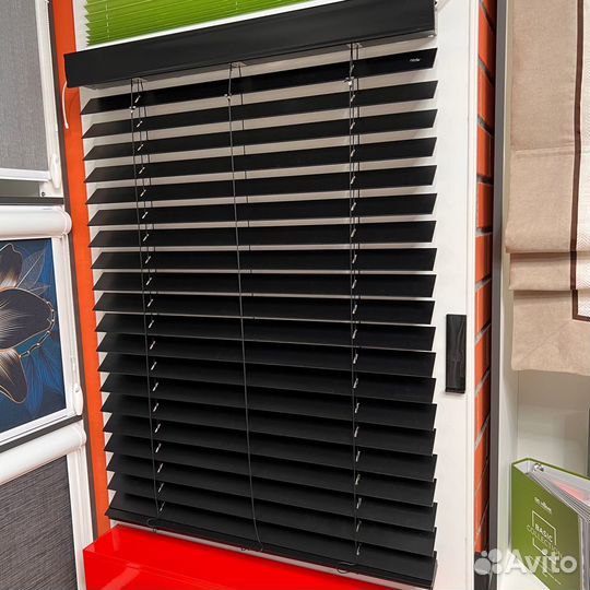 Горизонтальные жалюзи из дерева