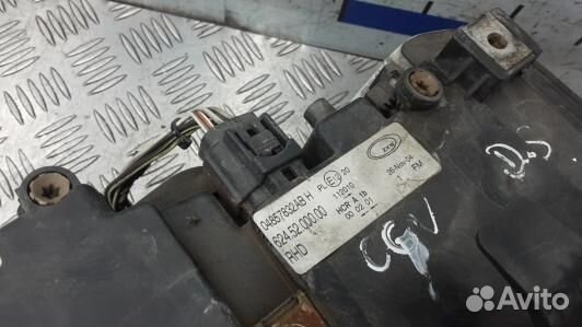 Фара правая chrysler voyager Grand Voyager 4 (97C3