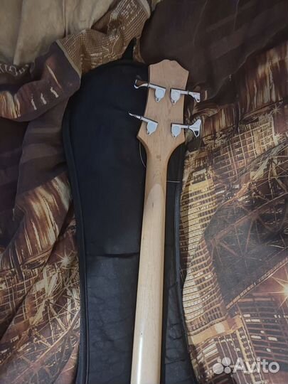 Басс гитара Ashtone