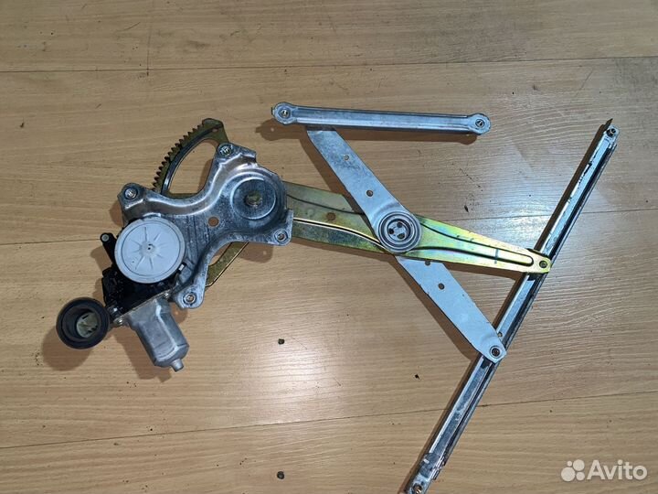 Стеклоподъемник Toyota Mark X X120 GRX120