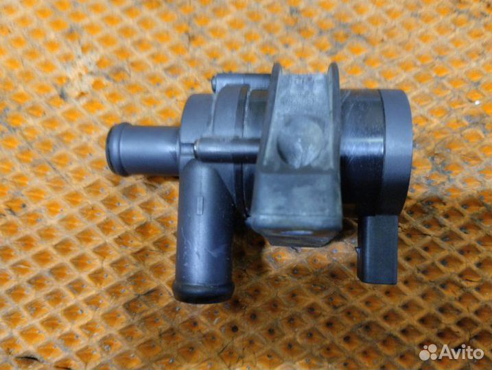 Насос водяной/Помпа передний Audi Q3 8U cpsa 2013