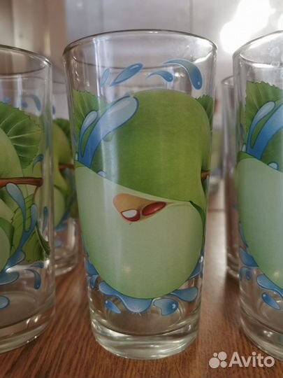 Набор стеклянных стаканов