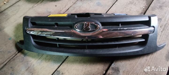 Решётка радиатора на Гранту