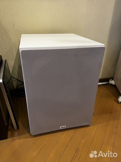 Hi-fi система. Напольные Колонки