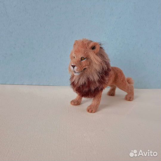 Фигурка льва реалистичная портретная