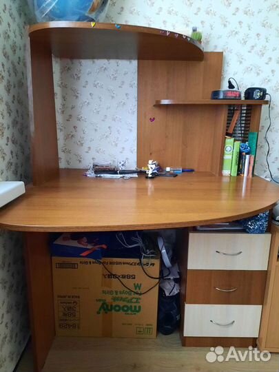 Письменный стол