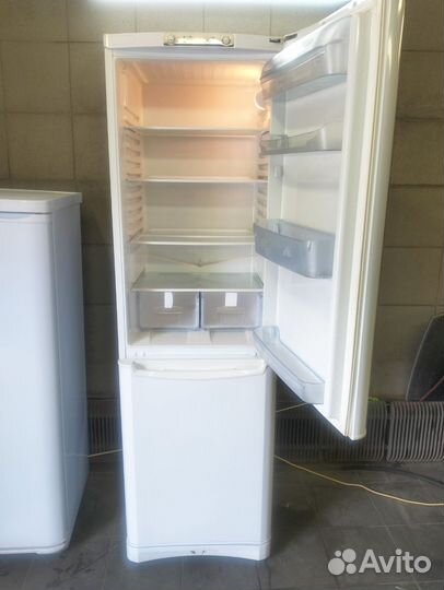 Холодильник indesit 2метра, 2 компрессора