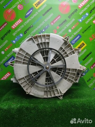 Бак в сборе на 6 кг стиральной машины Ariston