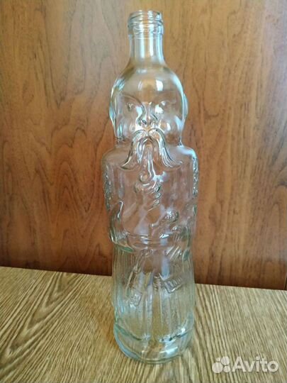 Бутылки, графины, кувшин, ваза