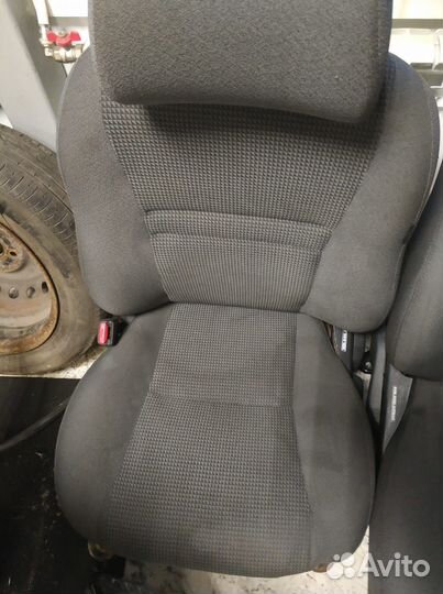 Комплект сидений toyota avensis T250