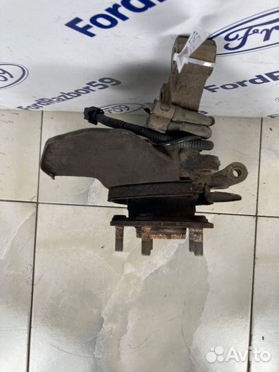 Кулак поворотный передний левый Hyundai Santa Fe