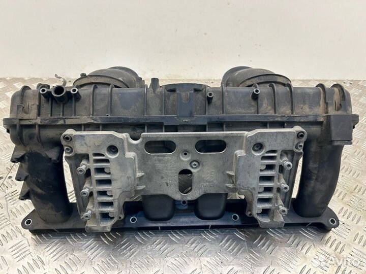 Впускной коллектор BMW 5 F10/F11/GT F07 2009