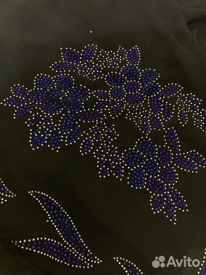 Шелковый платок черный со стразами