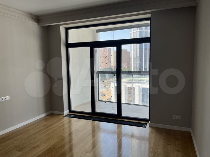 3-к. квартира, 108 м², 10/27 эт.