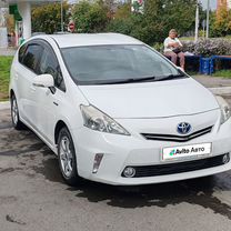 Toyota Prius Alpha 1.8 CVT, 2013, 239 454 км, с пробегом, цена 1 290 000 руб.