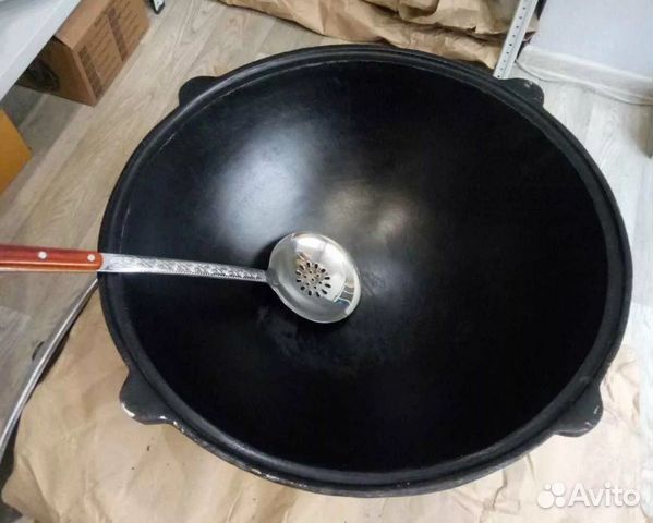 Казан чугунный узбекский с крышкой для плова