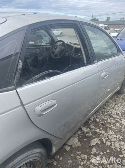 Toyota Avensis 1 Дверь задняя правая
