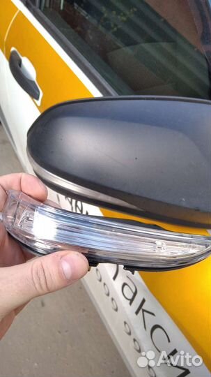 Повторитель поворота в зеркало LADA vesta