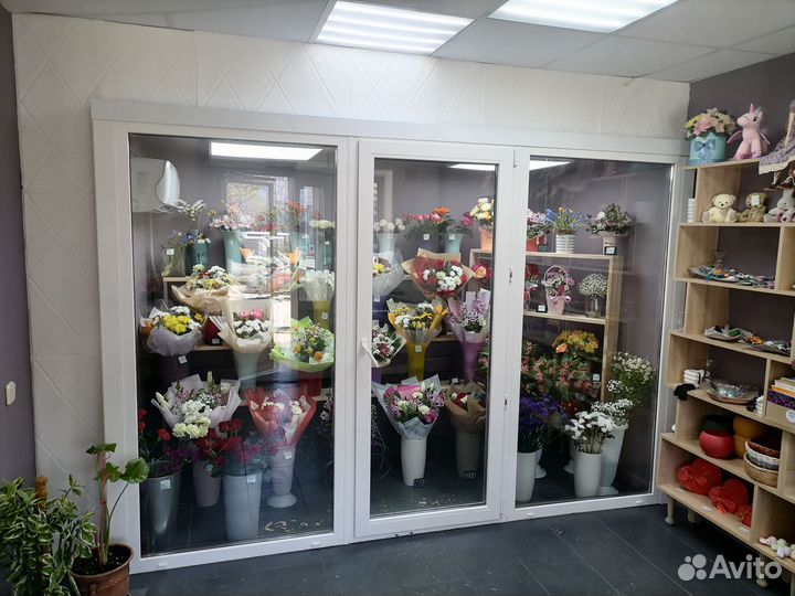 Продам готовый бизнес магазин цветов