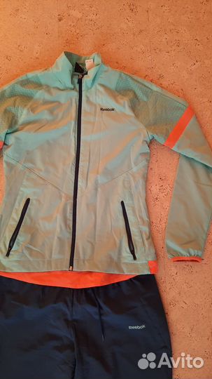 Костюм спортивный reebok S (40-42 )