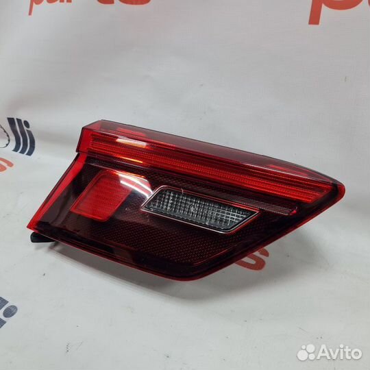 Фонарь задний левый внутренний Volkswagen Tiguan 2