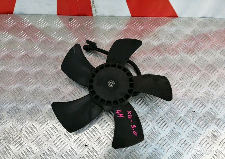 Вентилятор Mitsubishi Outlander XL