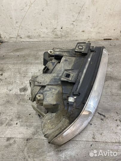 Фара правая Audi A6