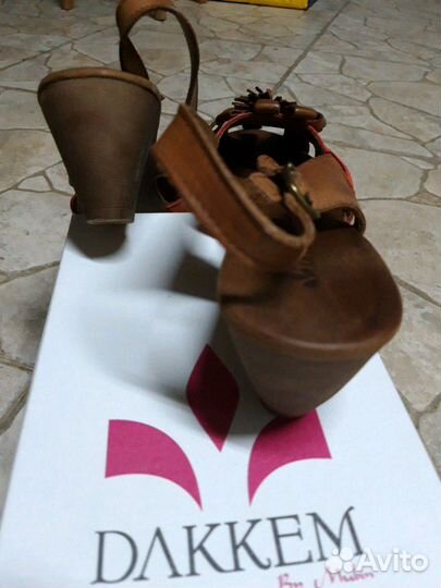 Босоножки кожаные